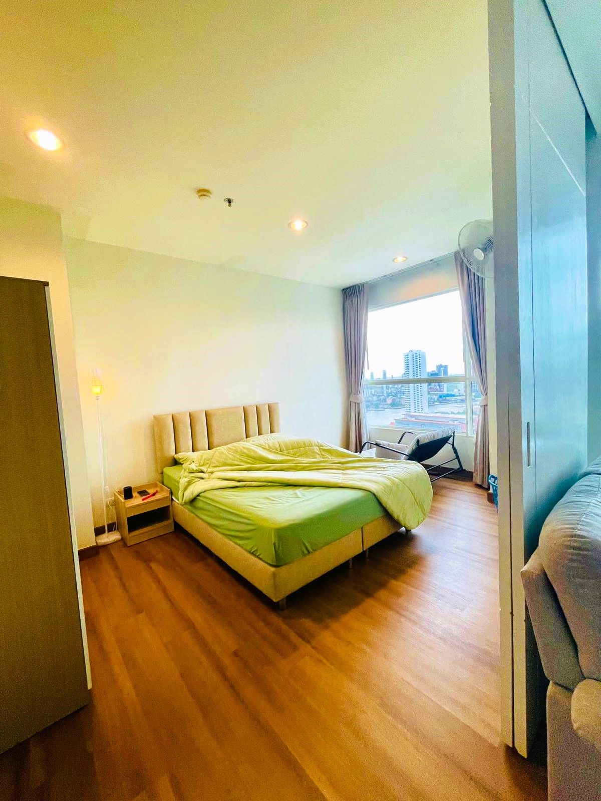 For SaleCondoWongwianyai, Charoennakor : FQ for sale in Lightthouse Condo Condo Price 4,550,000 baht [MKS250969]