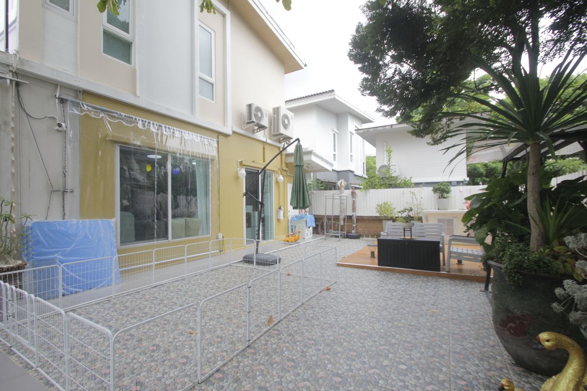 For SaleHouseLadkrabang, Suwannaphum Airport : House for sale in Kazaul Sukhumvit 103 Chalermprakiet Ror. 9 Soi 22 Big house, decorated with additions Outstanding location after the corner opposite the garden The first page of the project 71.7 Wah is convenient to travel near the mall.