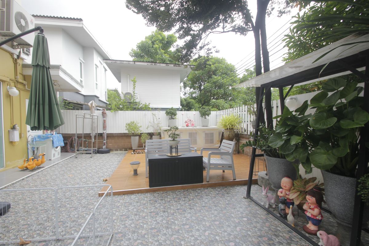 For SaleHouseLadkrabang, Suwannaphum Airport : House for sale in Kazaul Sukhumvit 103 Chalermprakiet Ror. 9 Soi 22 Big house, decorated with additions Outstanding location after the corner opposite the garden The first page of the project 71.7 Wah is convenient to travel near the mall.