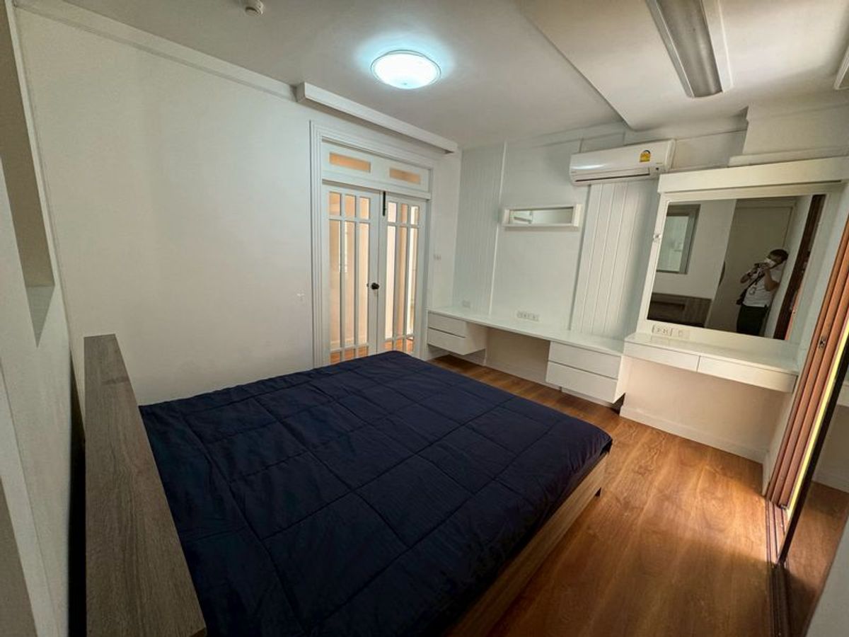 For SaleCondoRatchadapisek, Huaikwang, Suttisan : Condo for sale at Baan Klang Krung Resort, 3,290,000 baht [MKs250928]