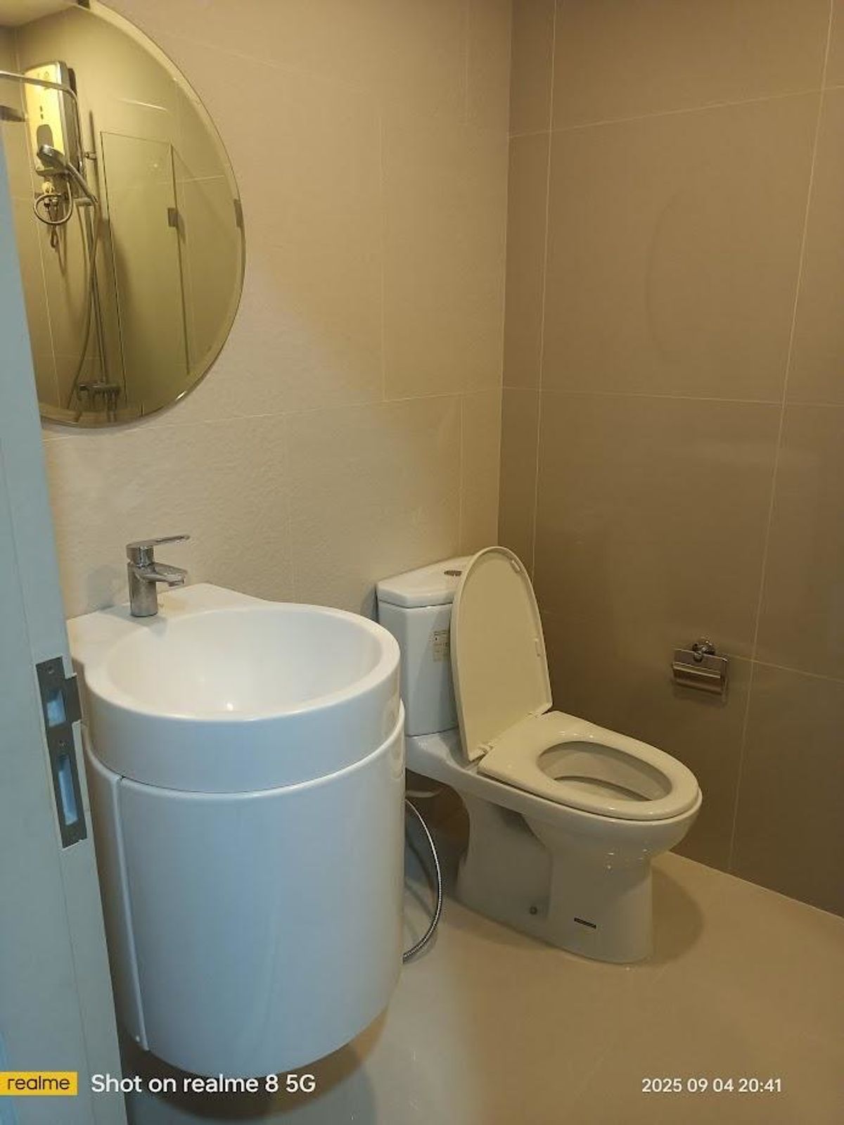 ให้เช่าคอนโดพระราม 9 เพชรบุรีตัดใหม่ RCA : ให้ เช่า ด่วน ริธึ่ม อโศก 2 Rhythm Asoke2 1ห้องนอน 1ห้องน้ำ (ราคาพิเศษ)