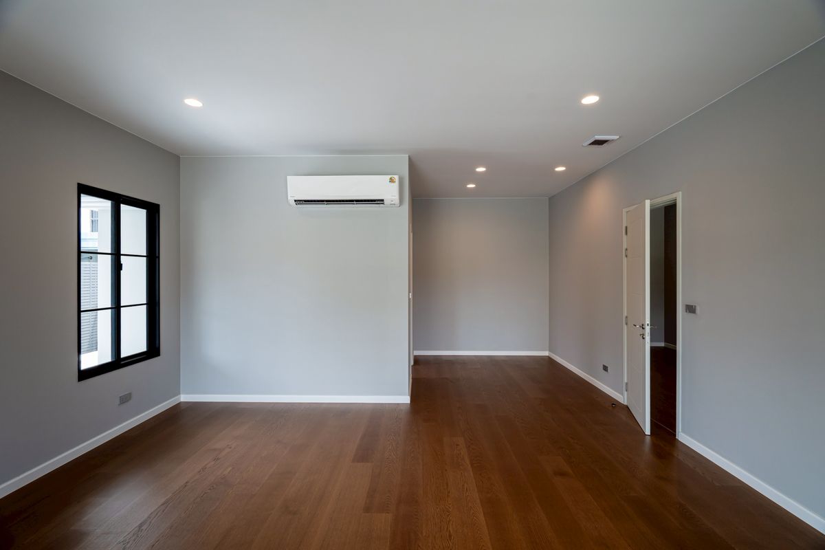 For SaleHouseSamut Prakan,Samrong : Else Bearing 32 Luxurious single house Private swimming pool With a certified house Super special price