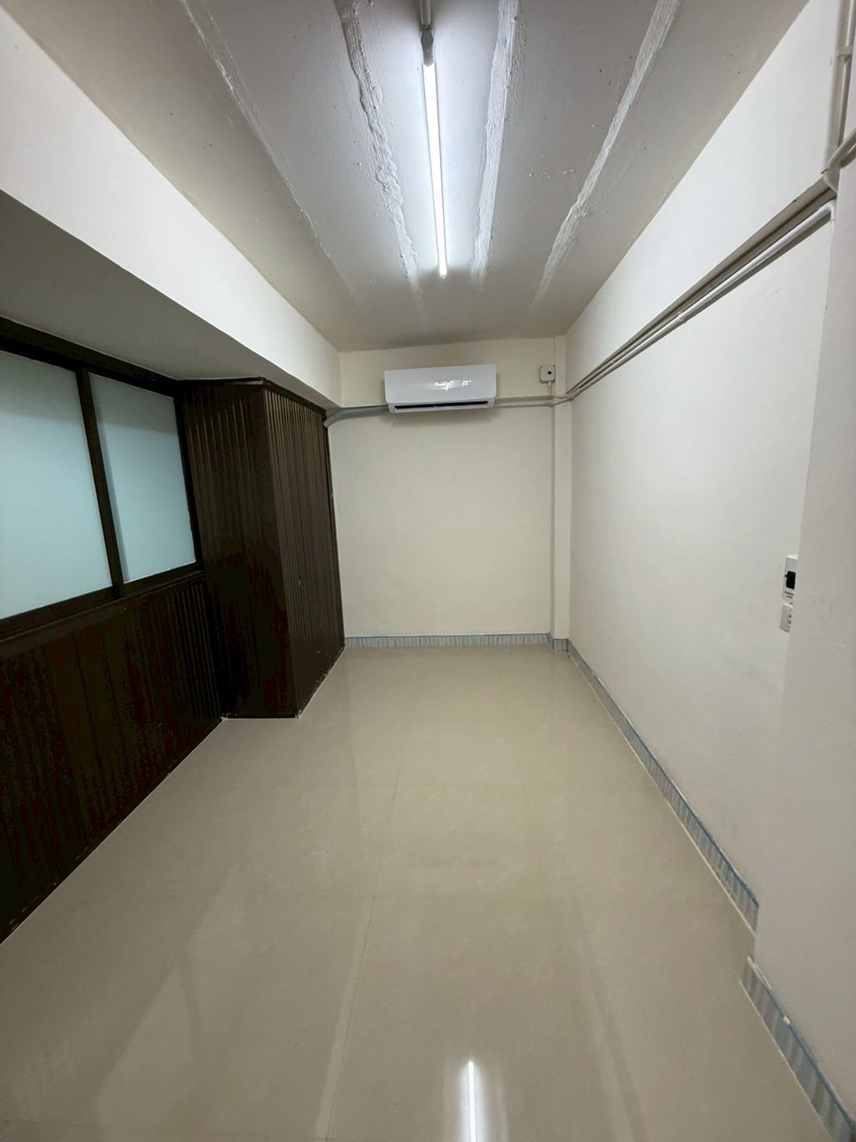 For RentShop HouseRama5, Ratchapruek, Bangkruai : Rent a 2 -story commercial building on Ratchapruek Road Near the Walk Ratchapruek, suitable for various clinic showrooms.