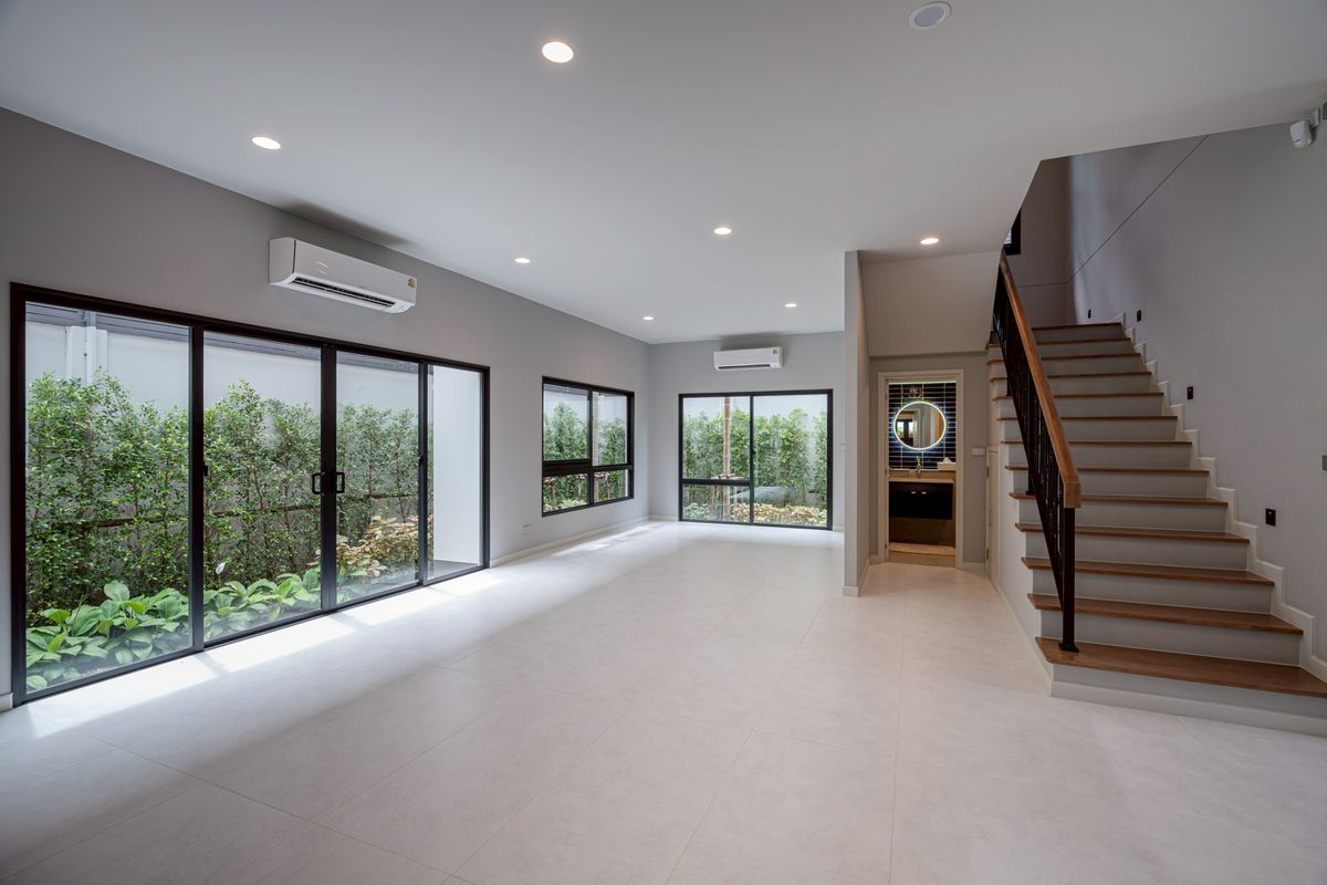 For SaleHouseSamut Prakan,Samrong : Else Bearing 32 Luxurious single house Private swimming pool With a certified house Super special price