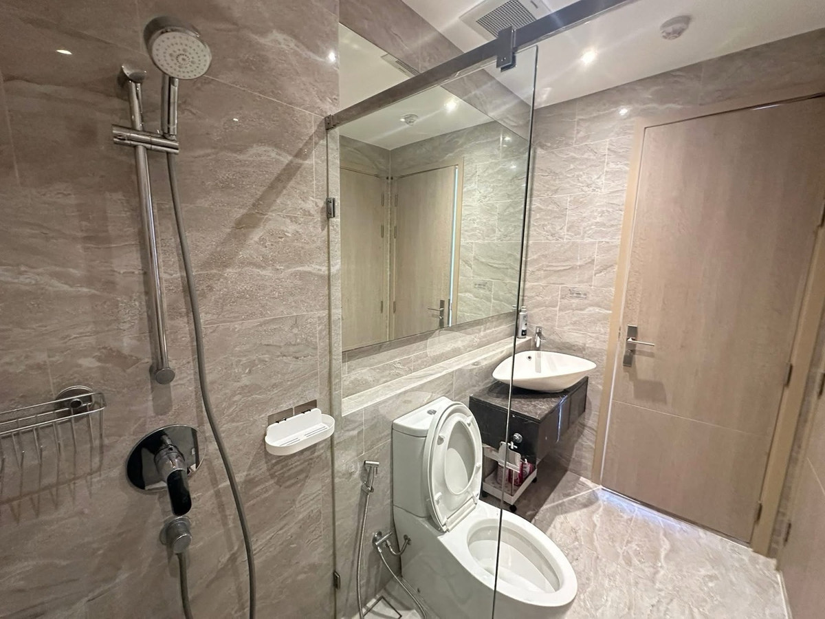 For RentCondoRama9, Petchburi, RCA : 🌿🏙️✨ The room is available in full 🧸💖