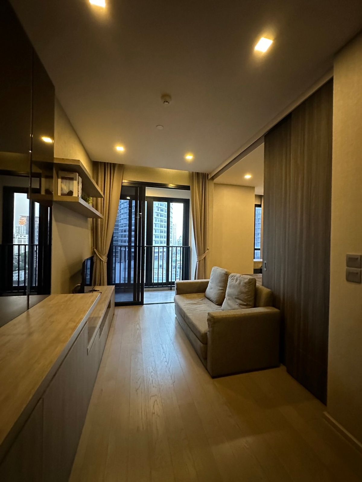 ให้เช่าคอนโดสุขุมวิท อโศก ทองหล่อ :  FOR RENT  1 BEDROOM 34 SQ.M   READY TO MOVE IN  -- CALL NOW 094-641-5974