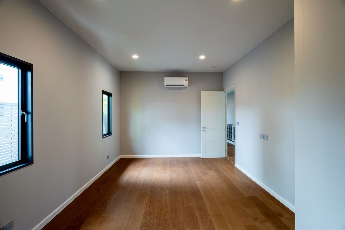 For SaleHouseSamut Prakan,Samrong : Else Bearing 32 Luxurious single house Private swimming pool With a certified house Super special price