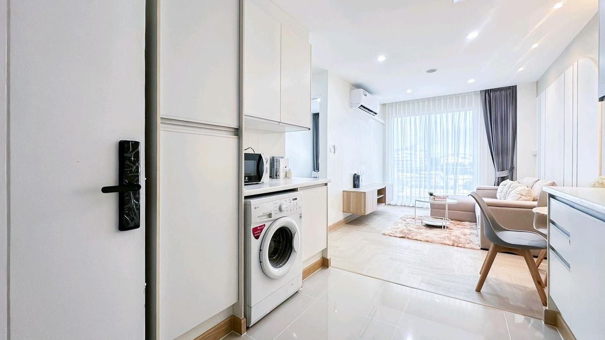 For SaleCondoLadprao101, Happy Land, The Mall Bang Kapi : 🥰 Happy the owner Both pets 🐶🐱 Can raise animals. Very large room. 2 beds. Happy Ladprao 101🫶😙🫶