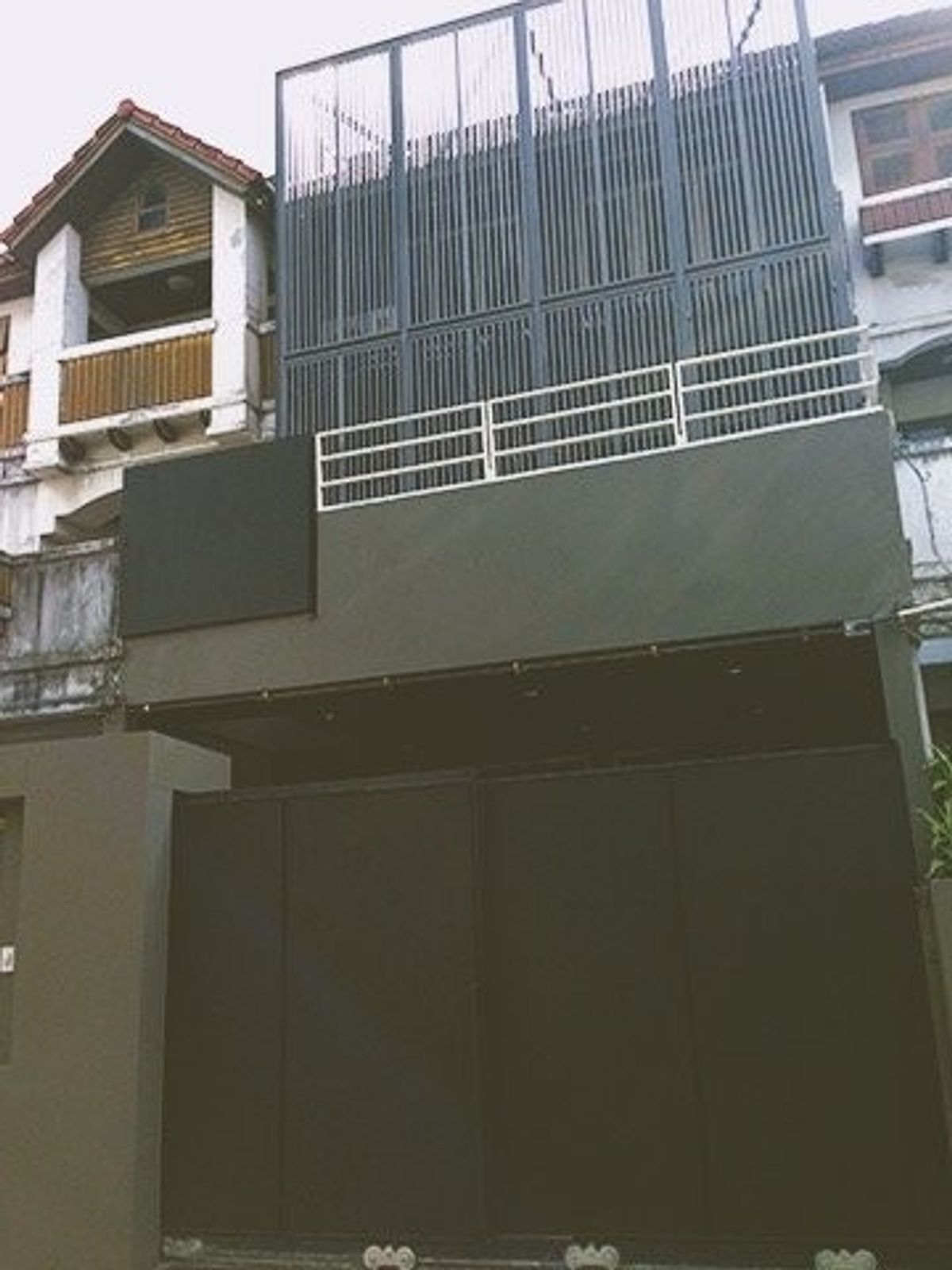 For RentHome OfficeRama9, Petchburi, RCA : HR2883 3 -storey home office for rent, Soi Rama 9, Soi 19, convenient location Near the expressway near the train