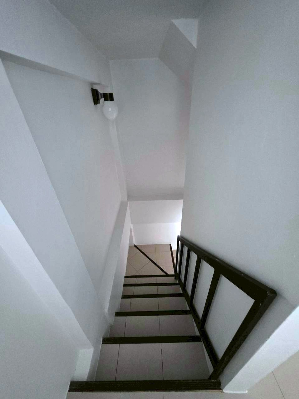 For RentShop HouseRamkhamhaeng, Hua Mak : Three and a half-story Commercial Building for Rent at The Prime Rama 9-Ramkhamhaeng 21 Good location with parking. Roadside building, convenient transportation, near the Airport Rail Link Ramkhamhaeng Station and Ramkhamhaeng University.