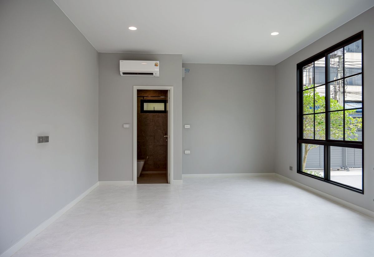 For SaleHouseSamut Prakan,Samrong : Else Bearing 32 Luxurious single house Private swimming pool With a certified house Super special price