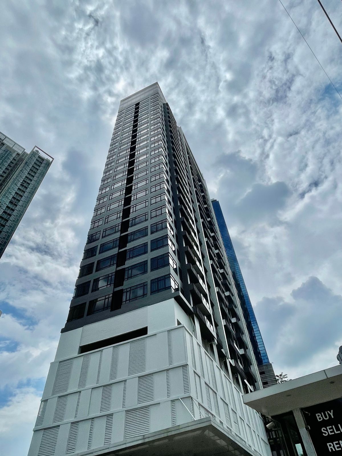For SaleCondoRatchadapisek, Huaikwang, Suttisan : 🔥 Urgent sale 🔥 Loss of beautiful rooms at the cover, wide corner room with an appointment