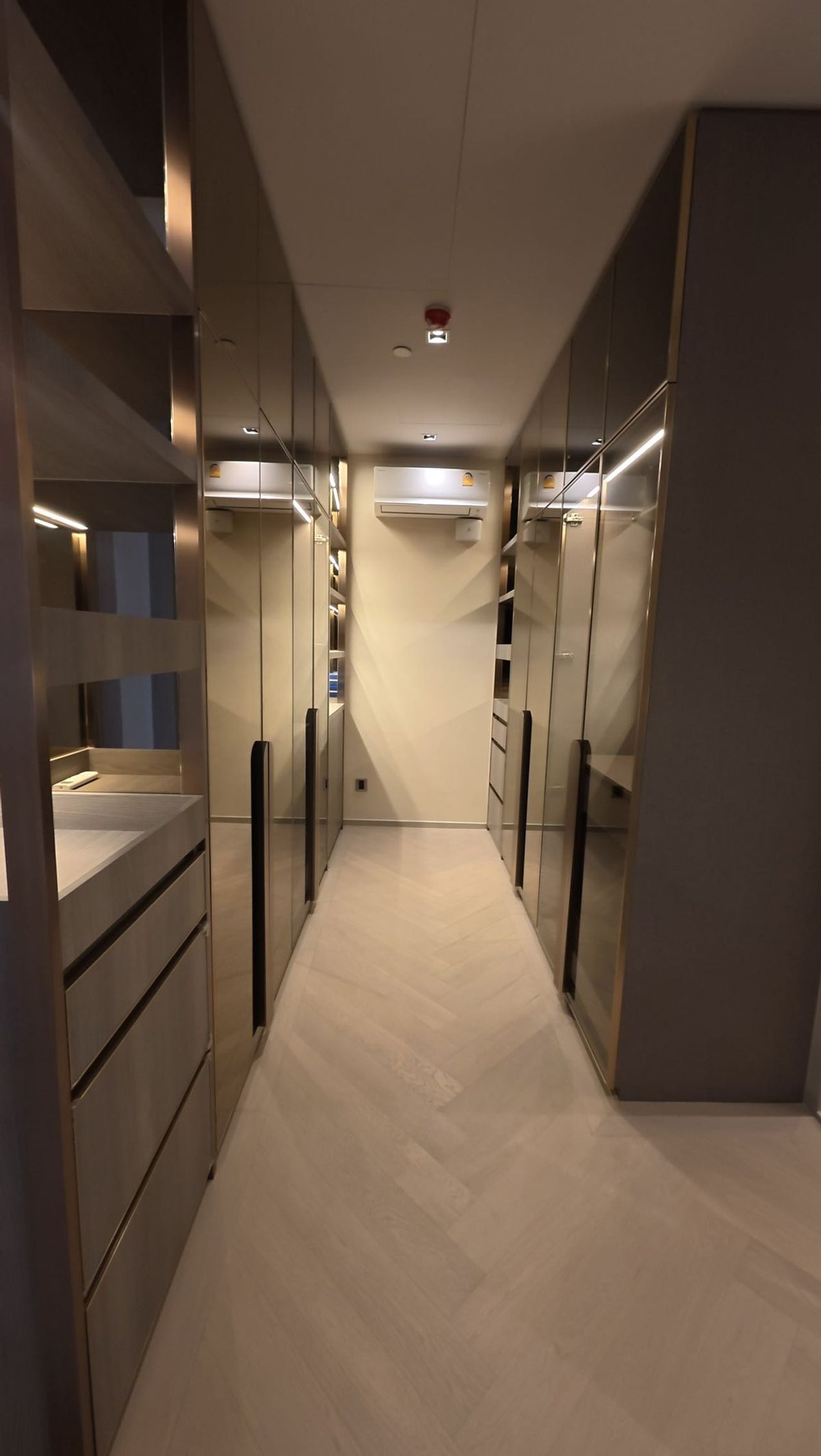 ขายคอนโดสาทร นราธิวาส : ขายคอนโด The Reserve Sathorn ราคา 65,000,000 บาท [JZsr250907]