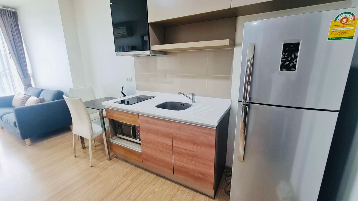 For RentCondoOnnut, Udomsuk : Rhythm Sukhumvit 50 condo, convenient transportation, near BTS, have a beautiful room shuttle, complete furniture