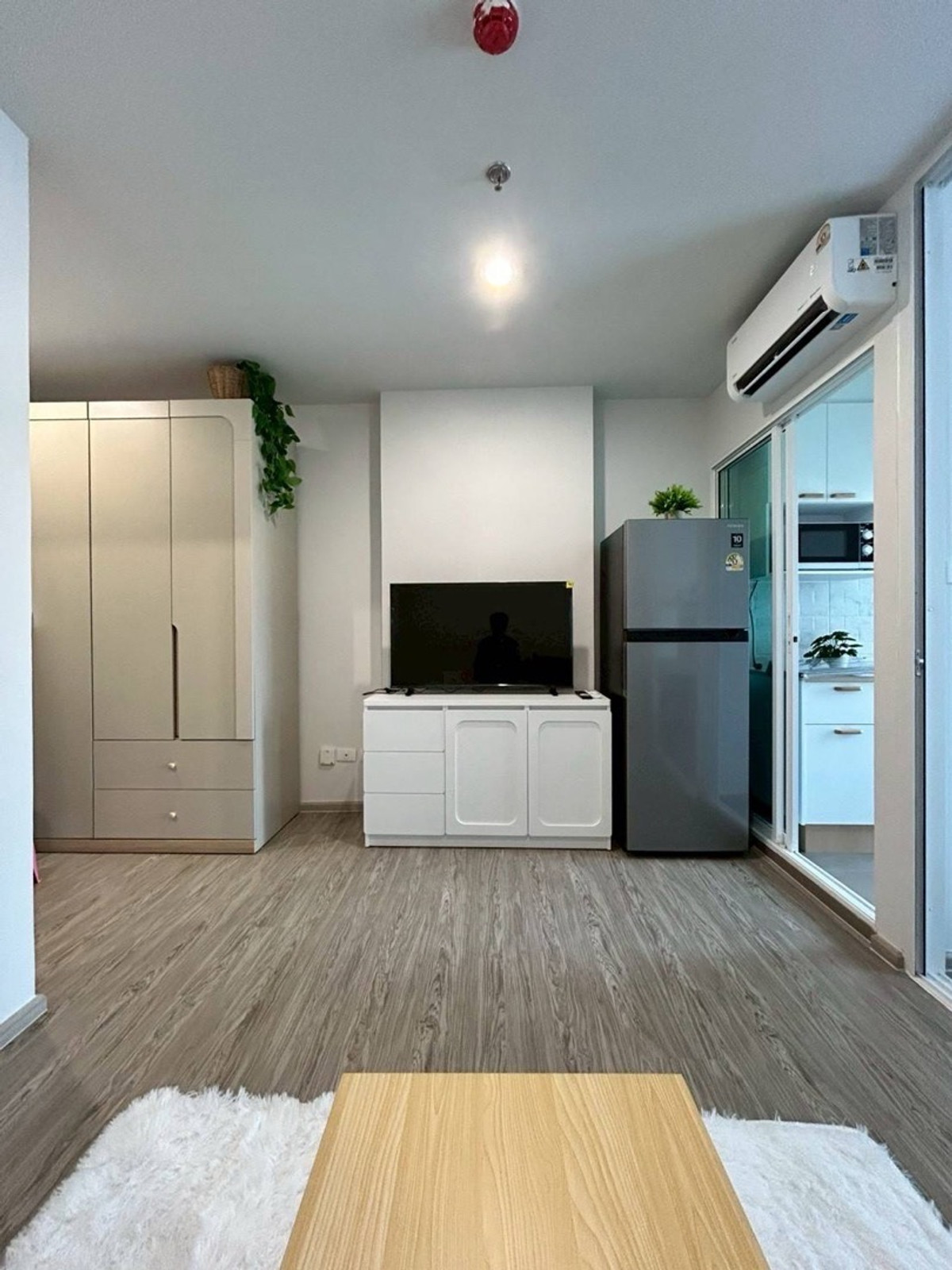 For RentCondoBangna, Bearing, Lasalle : #Regent Home Bangna The brand new room has never been rented in the 29th floor. The view is very beautiful.