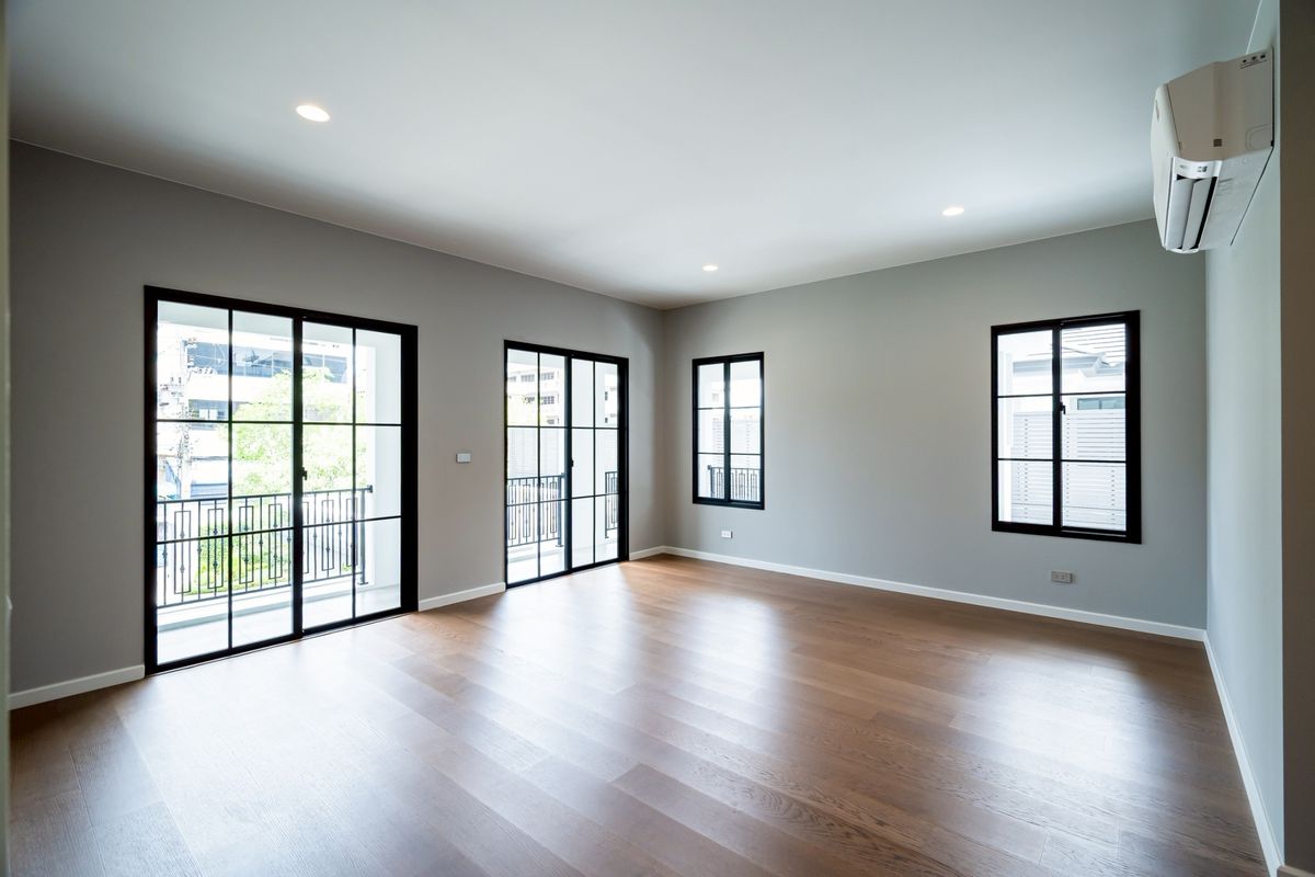 For SaleHouseSamut Prakan,Samrong : Else Bearing 32 Luxurious single house Private swimming pool With a certified house Super special price