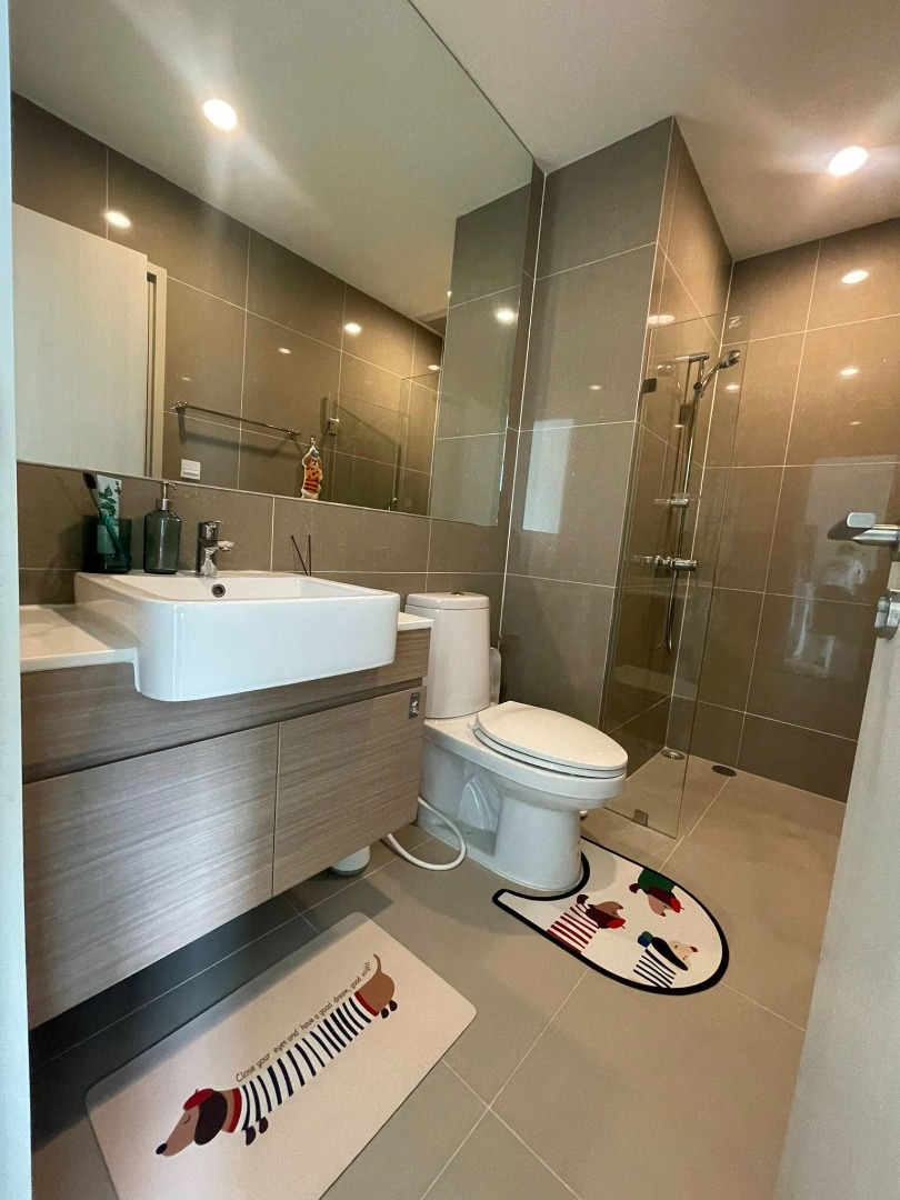 For RentCondoRatchadapisek, Huaikwang, Suttisan : 🔥Urgent Rent🔥 Noble Revolve Ratchada 2, fully furnished, ready to move in, 100 meters from the MRT Cultural Center.
