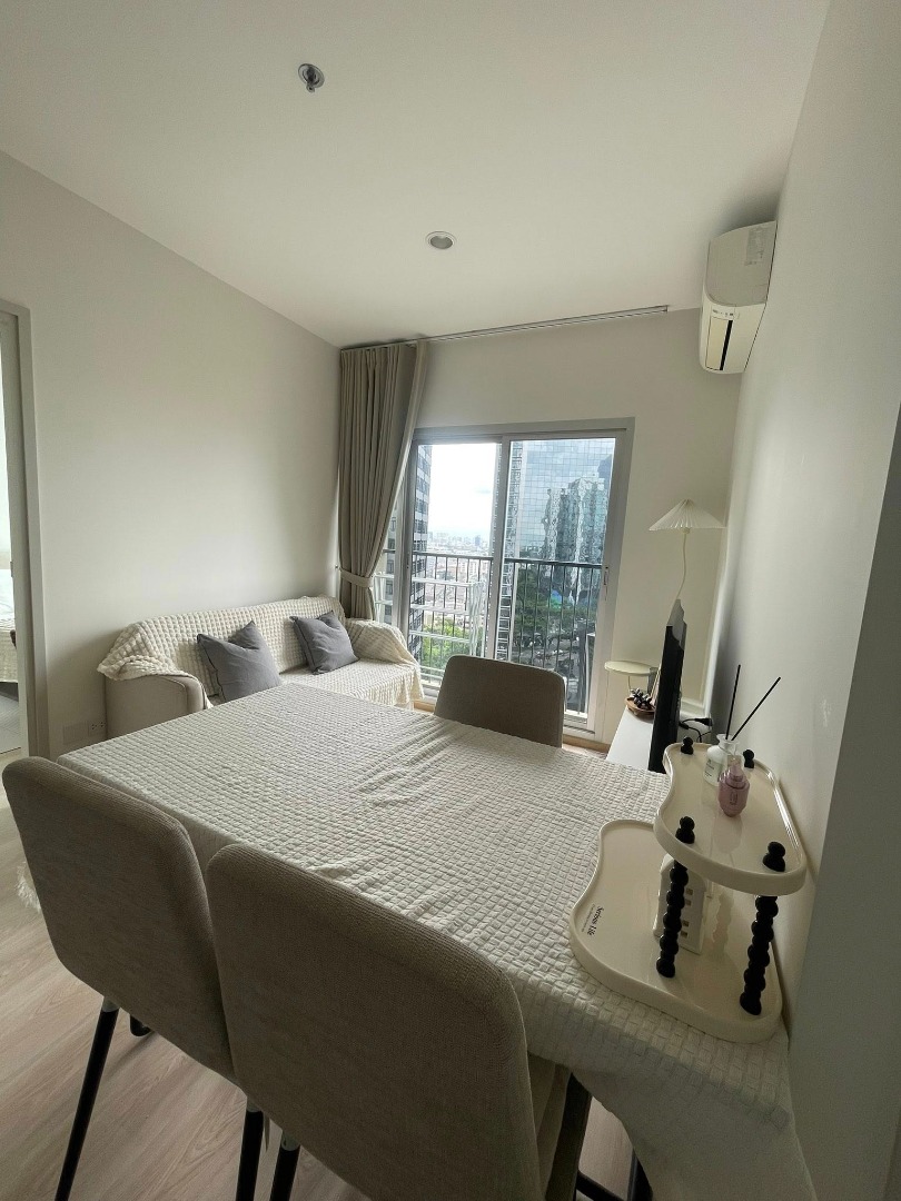 For RentCondoRatchadapisek, Huaikwang, Suttisan : 🔥Urgent Rent🔥 Noble Revolve Ratchada 2, fully furnished, ready to move in, 100 meters from the MRT Cultural Center.