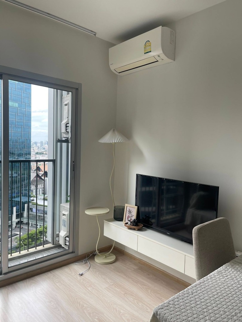 For RentCondoRatchadapisek, Huaikwang, Suttisan : 🔥Urgent Rent🔥 Noble Revolve Ratchada 2, fully furnished, ready to move in, 100 meters from the MRT Cultural Center.
