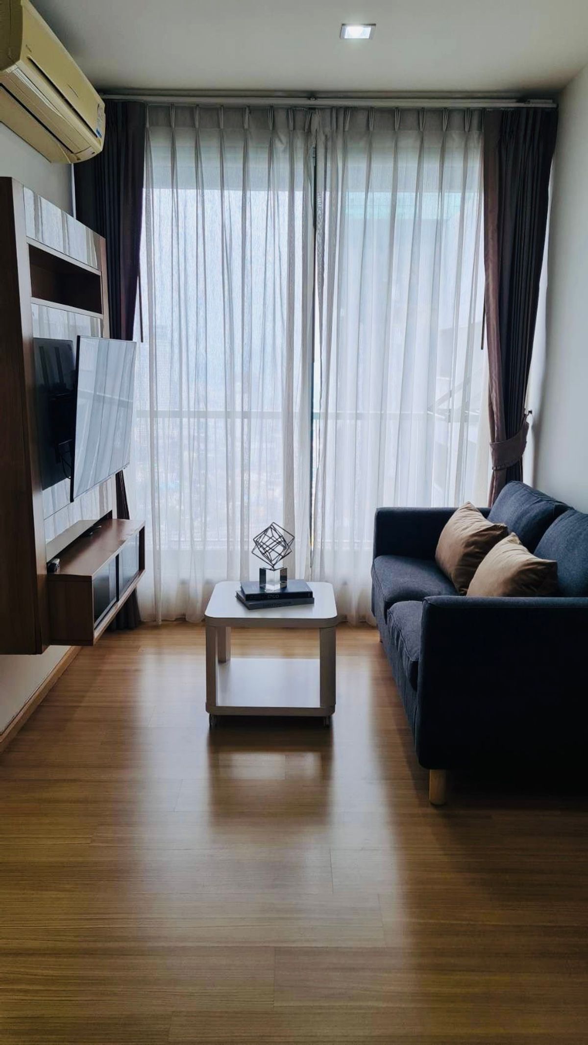 For RentCondoOnnut, Udomsuk : Rhythm Sukhumvit 50 condo, convenient transportation, near BTS, have a beautiful room shuttle, complete furniture