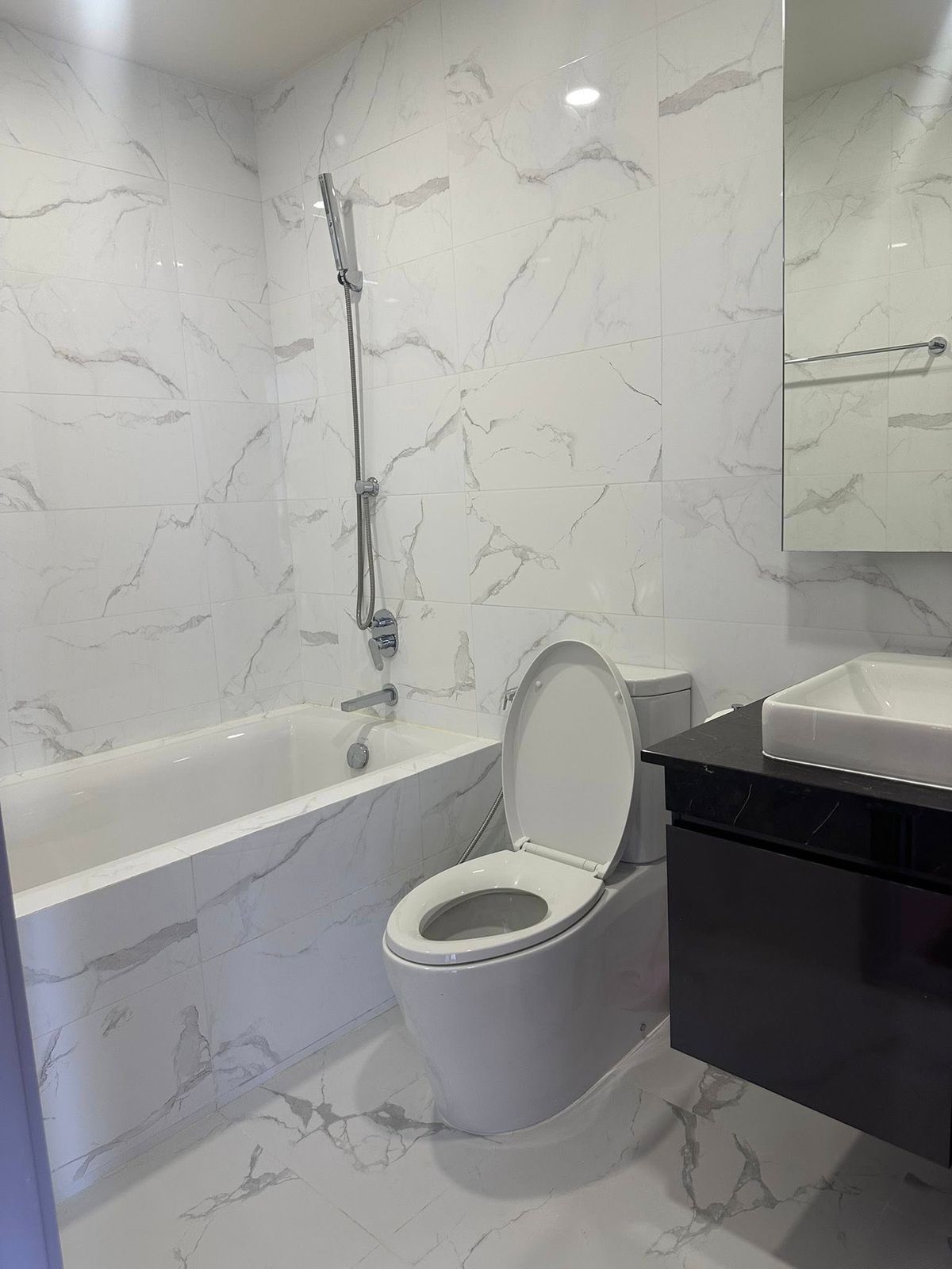 ให้เช่าคอนโดพระราม 9 เพชรบุรีตัดใหม่ RCA : คอนโด The Cloud Thonglor–Phetchaburi เดินทางสะดวก ใกล้รถไฟฟ้าเอ็มอาที มีรถรับส่ง ห้องสวย เฟอร์นิเจอร์ครบ พร้อมอยู่!!