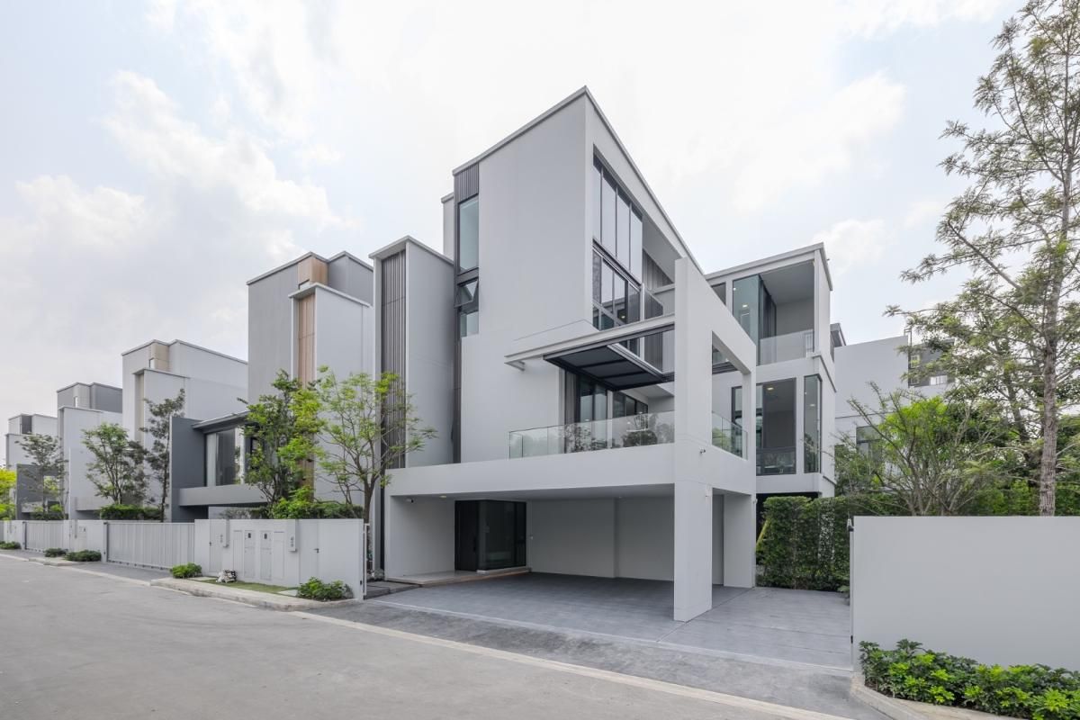 ขายบ้านพัฒนาการ ศรีนครินทร์ : 🏡 VIVE Krungthep Kreetha 🏡 📞 092-690-5445 บ้านเดี่ยวหรู 3 ชั้น 5 ห้องนอน ขายพร้อมผู้เช่าต่างชาติ ✨ มาพร้อม Yield 5.68%*