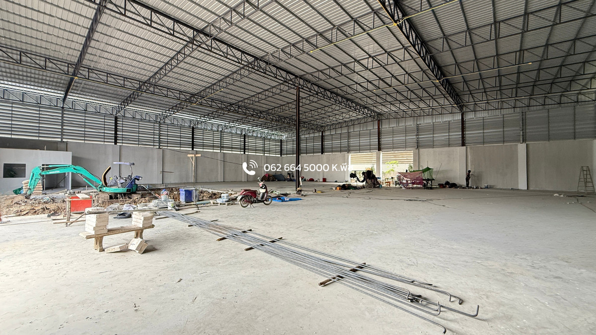 For rent, newly built warehouse, 1,200 sq m. ‼️ near CDC Yothin Phatthana 3, along Ramintra Expressway. Near the expressway 📍suitable for distribution center Warehouse, product stock, studio, office, store, online business, transportation business, e-comm Loading...