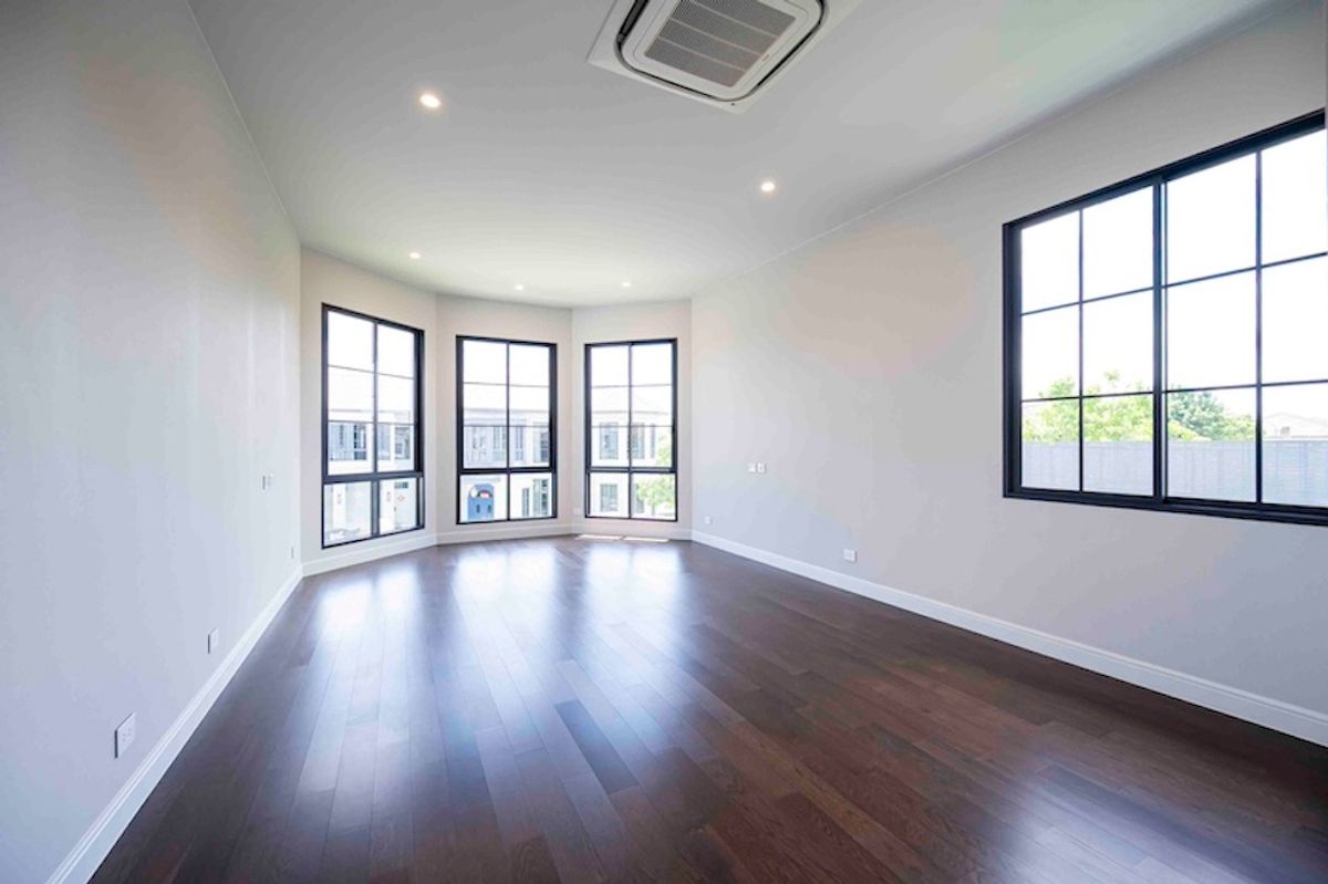 ขายบ้านพัฒนาการ ศรีนครินทร์ : ขายบ้านสวยหรู  นาราสิริ กรุงเทพกรีฑา  สวยพร้อมอยู่  