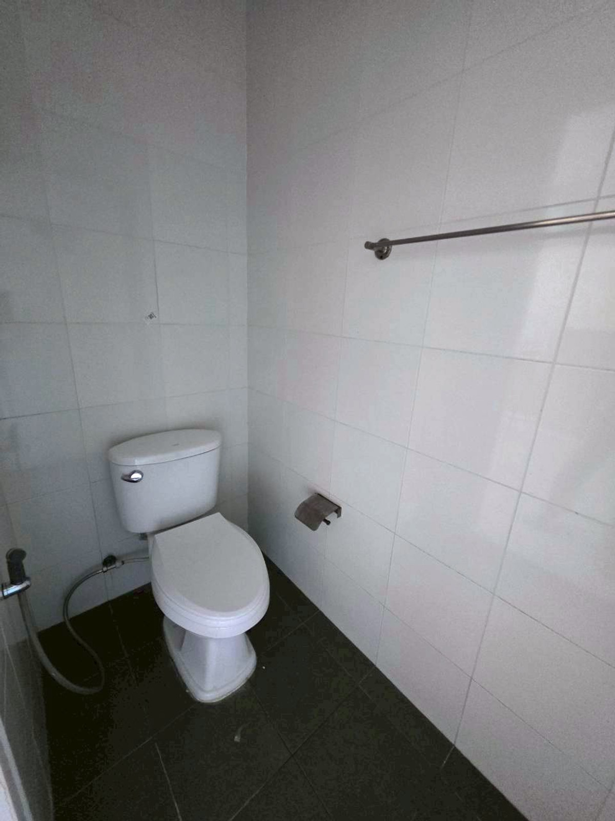 For RentShop HouseRamkhamhaeng, Hua Mak : Three and a half-story Commercial Building for Rent at The Prime Rama 9-Ramkhamhaeng 21 Good location with parking. Roadside building, convenient transportation, near the Airport Rail Link Ramkhamhaeng Station and Ramkhamhaeng University.