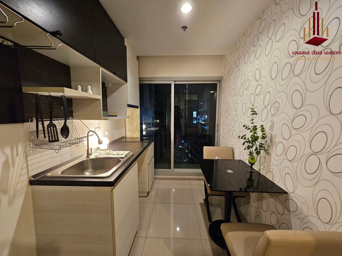 For SaleCondoRatchadapisek, Huaikwang, Suttisan : ✨ For Sale: Life Ratchadapisek Condo ✨ 💰 ONLY 3,100,000 THB