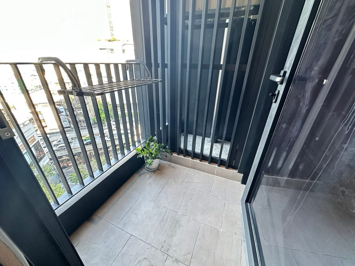 For RentCondoRama9, Petchburi, RCA : 🌿🏙️✨ The room is available in full 🧸💖