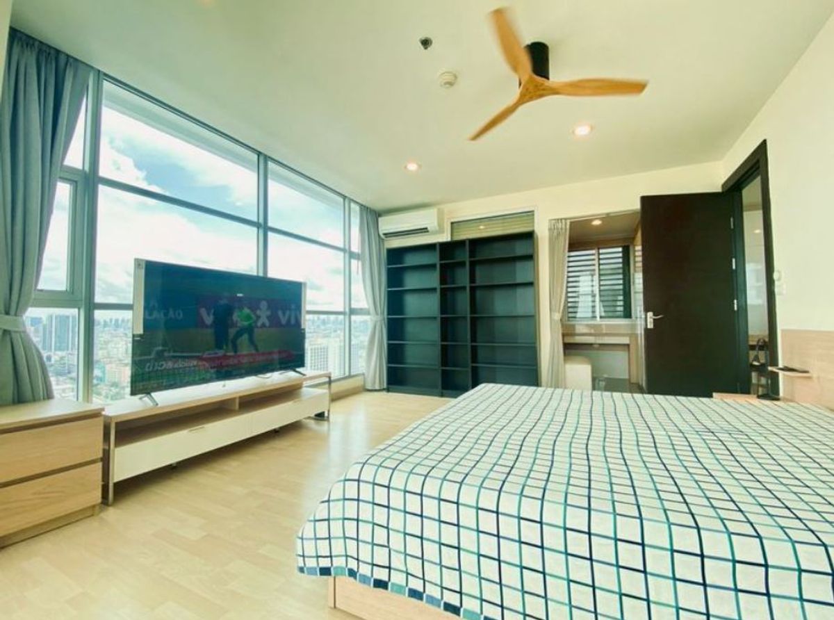 ให้เช่าคอนโดรัชดา ห้วยขวาง : Rhythm Rachada  📍2  Bedroom 72 SQ.M.  Fully Furnished  📞Line @pukkhome (with @)