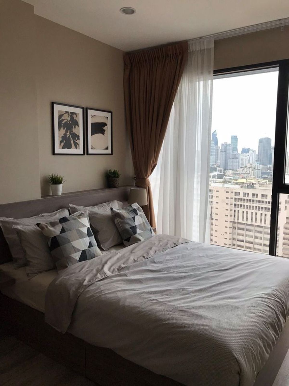 ให้เช่าคอนโดพระราม 9 เพชรบุรีตัดใหม่ RCA : 🏙 Condo for Rent | Ideo Mobi Asoke📍