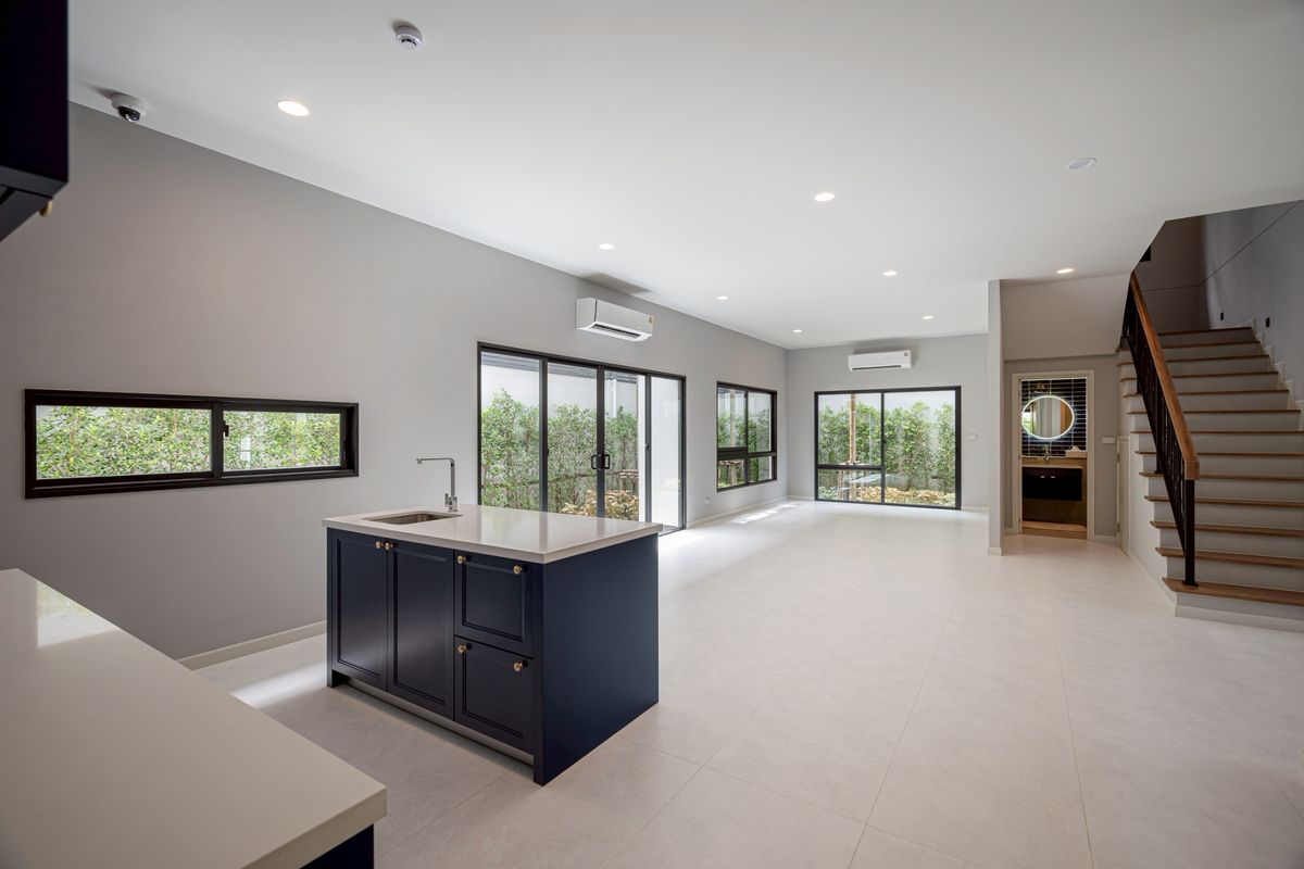 For SaleHouseSamut Prakan,Samrong : Else Bearing 32 Luxurious single house Private swimming pool With a certified house Super special price