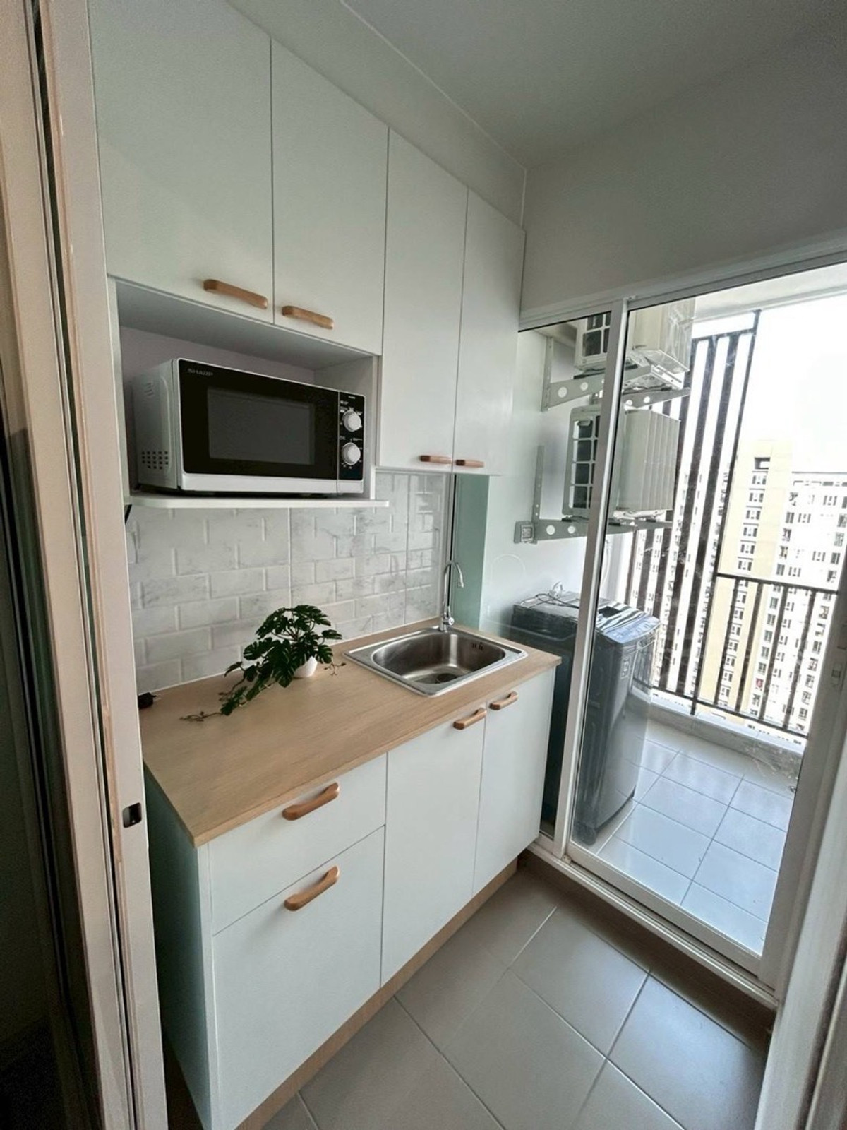 For RentCondoBangna, Bearing, Lasalle : #Regent Home Bangna The brand new room has never been rented in the 29th floor. The view is very beautiful.