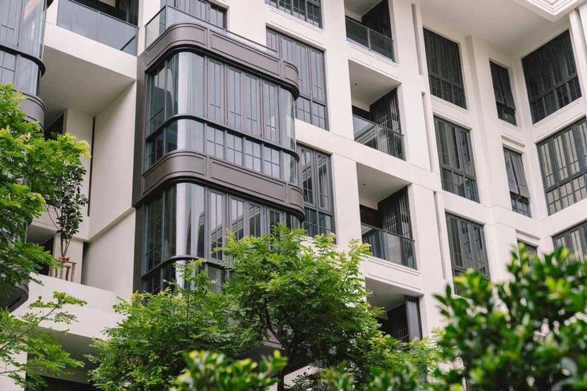 ขายคอนโดสุขุมวิท อโศก ทองหล่อ : The Reserve Sukhumvit 61 ✨ ( มีแบบนี้แค่ 6 ยูนิตทั้งโครงการ ) คอนโด Low rise สุด LUXURY 2 ห้องนอน 70 ตร.เพียง 17.99 ล้านบาท ✨ กระจกโค้งยื่นจากตึก ทำเลกลางทองหล่อ เอกมัย เน้นความส่วนตัว modern classic สวยหรู คุ้มกว่าใคร 📞 081-152-6154 Agent