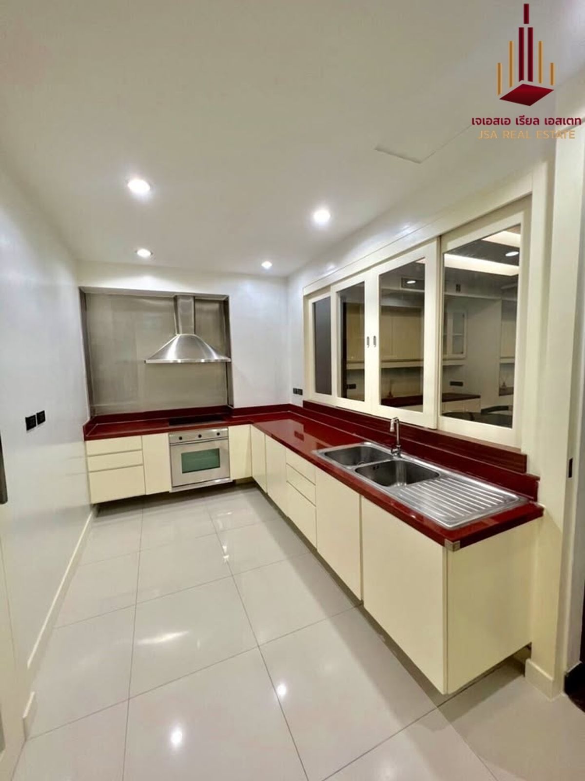 ให้เช่าคอนโดคลองเตย กล้วยน้ำไท : ✨ For Rent: CITY LAKE TOWER SUKHUMVIT 16 Condo ✨  💰 Only 95,000 THB/month