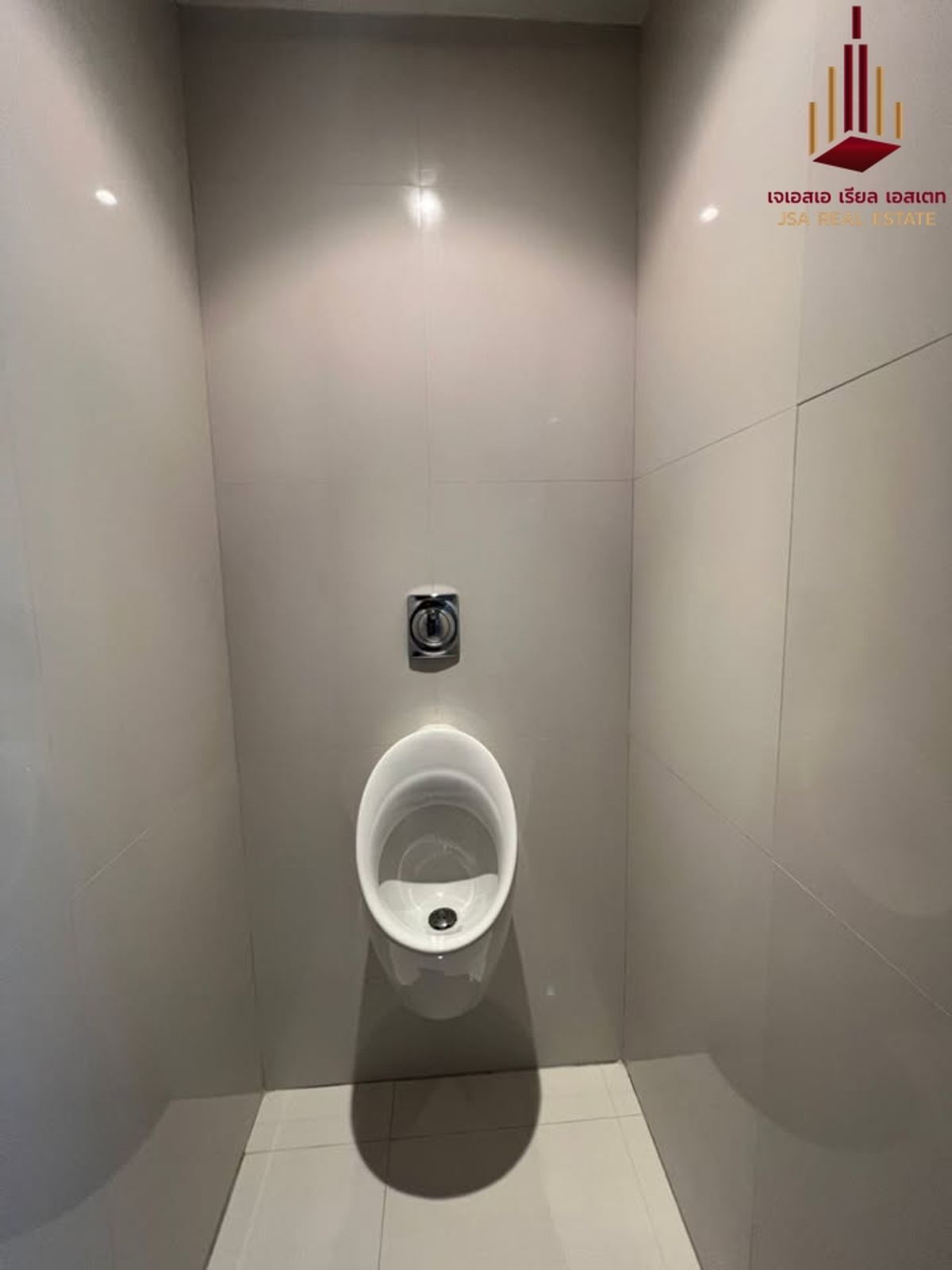 ให้เช่าคอนโดคลองเตย กล้วยน้ำไท : ✨ For Rent: CITY LAKE TOWER SUKHUMVIT 16 Condo ✨  💰 Only 95,000 THB/month