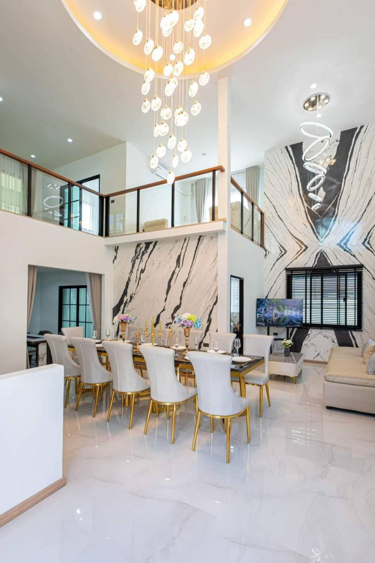 For RentTownhomeLadprao, Central Ladprao : Luxurious house for rent in Huai Khwang area Suitable for business people Baan Busara Camples, Wippawadee 20, Intersection 18 Chatuchak (N.1468)