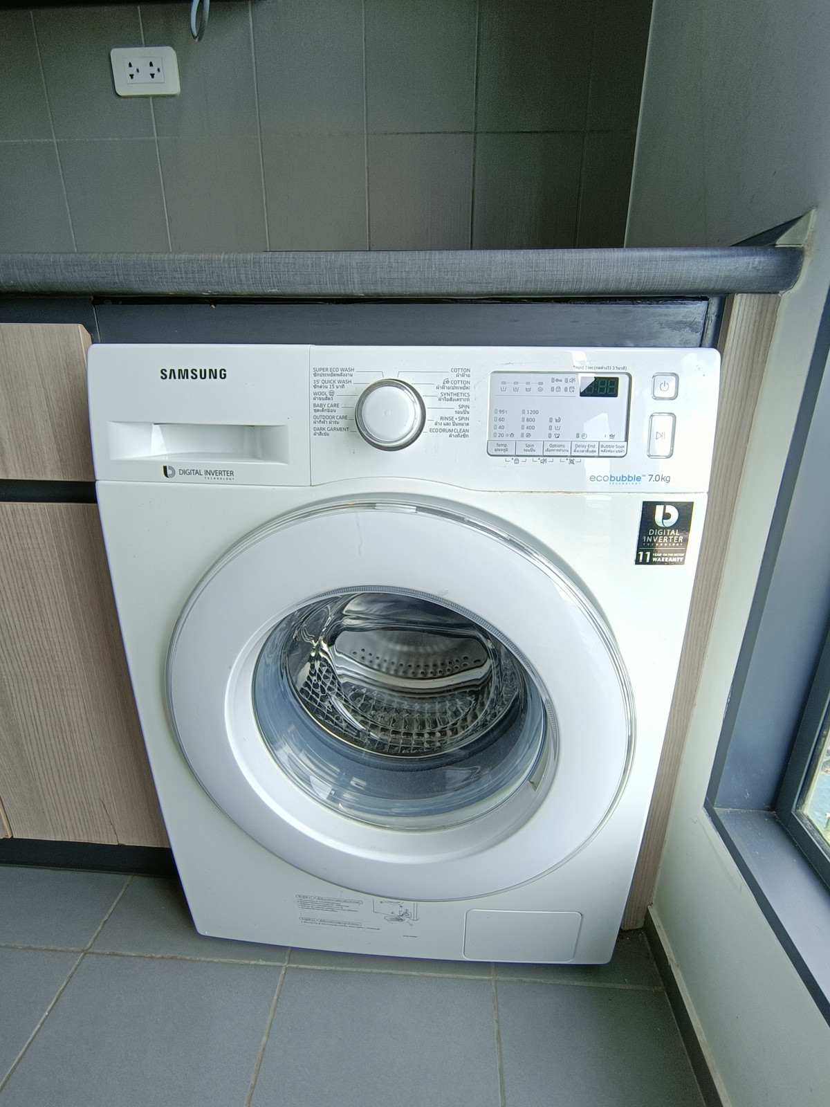 For RentCondoSamut Prakan,Samrong : Rent IDO, Sukhumvit 115, complete pool view, ready for 8000. Urgent booking !!!