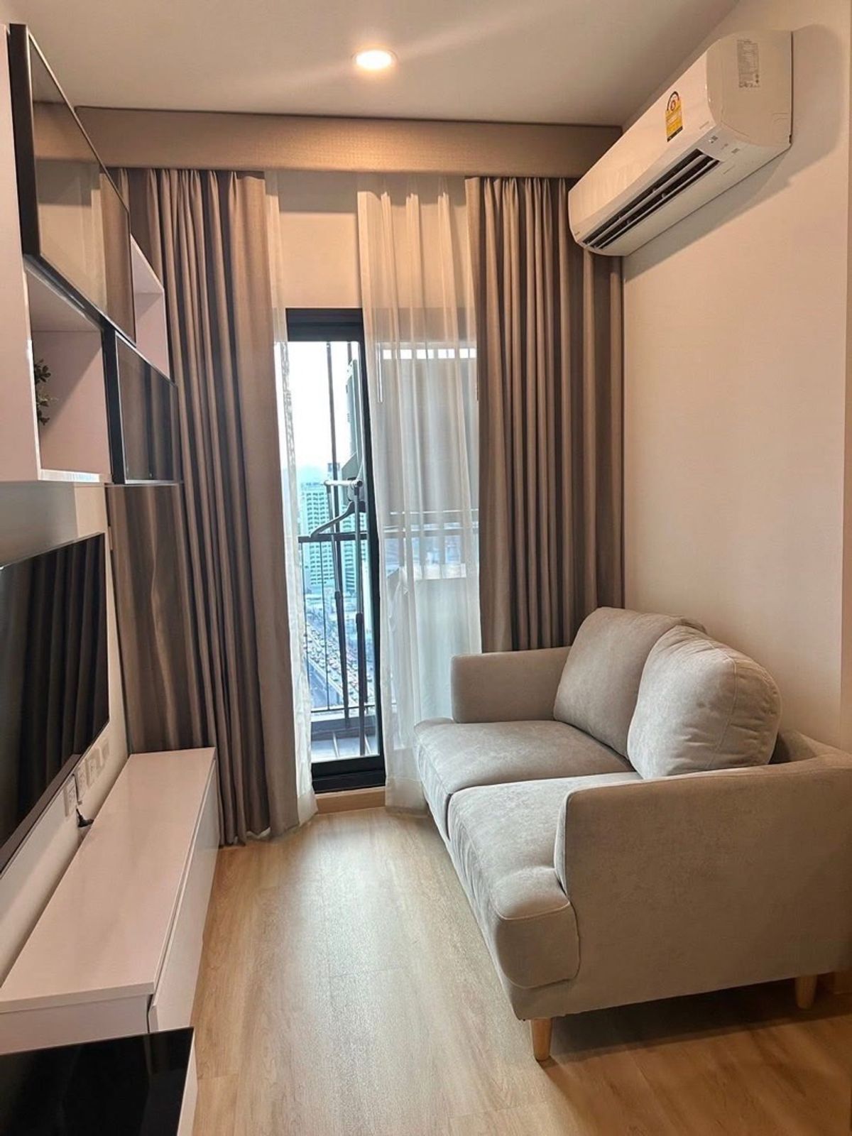 ให้เช่าคอนโดพระราม 9 เพชรบุรีตัดใหม่ RCA : 🌟For rent  เดอะ ทรี สุขุมวิท71 - เอกมัย one bed plus ว่างพร้อมอยู่🌟