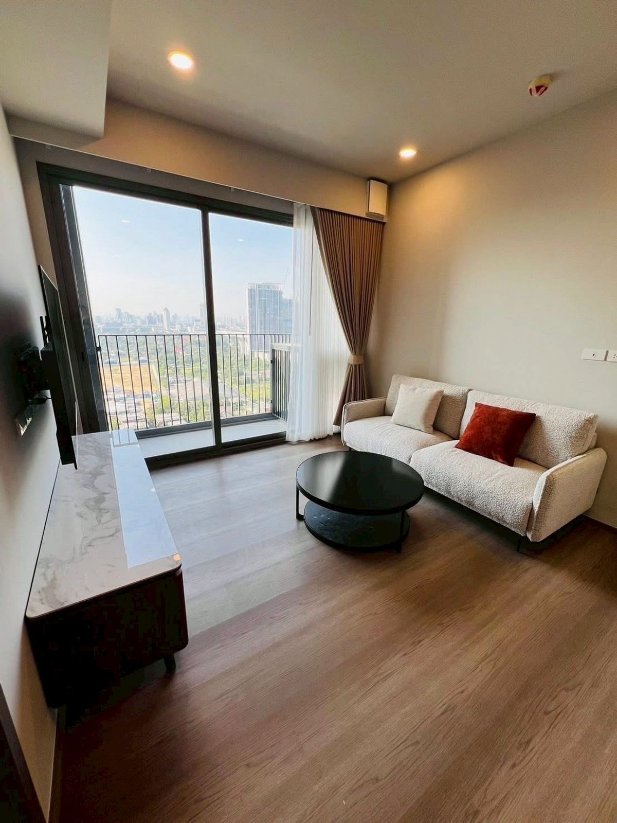 For RentCondoBangna, Bearing, Lasalle : whizdom the forestias (petfriendly)