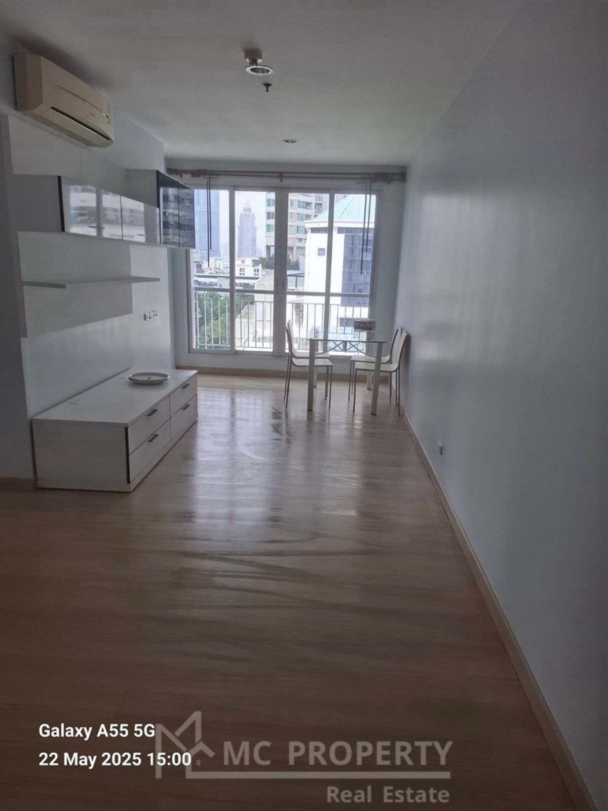 ขายคอนโดสาทร นราธิวาส : Life@Sathorn 2 ห้องนอน 64sqm ขายเพียง 7.5mb กรุณาติดต่อ 0816878954