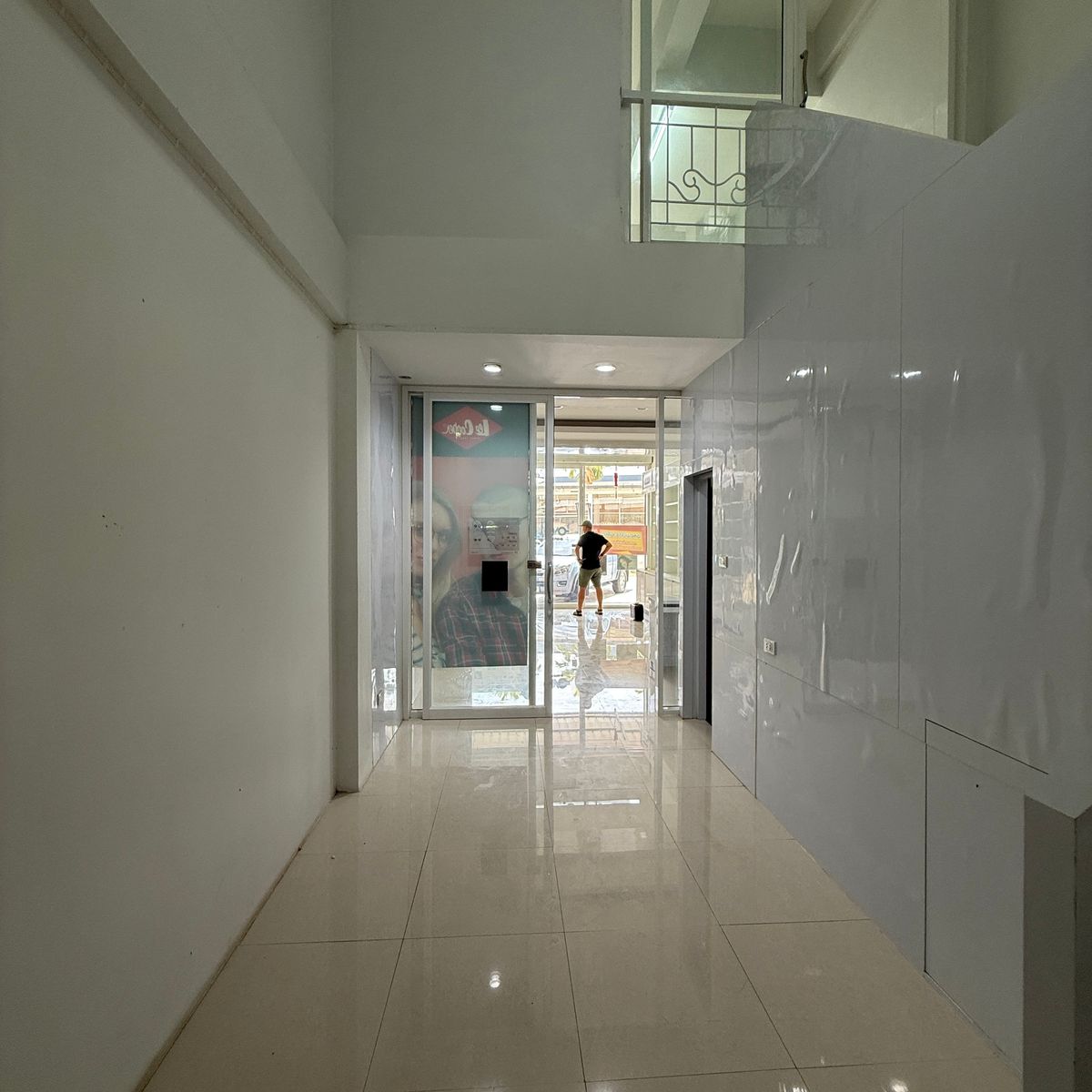 ขายอาคารพาณิชย์ลพบุรี : ขายด่วน ตึกแถว 3 ชั้น สภาพใหม่ ทำเลทอง หลัง มรภ.เทพสตรี ลพบุรี