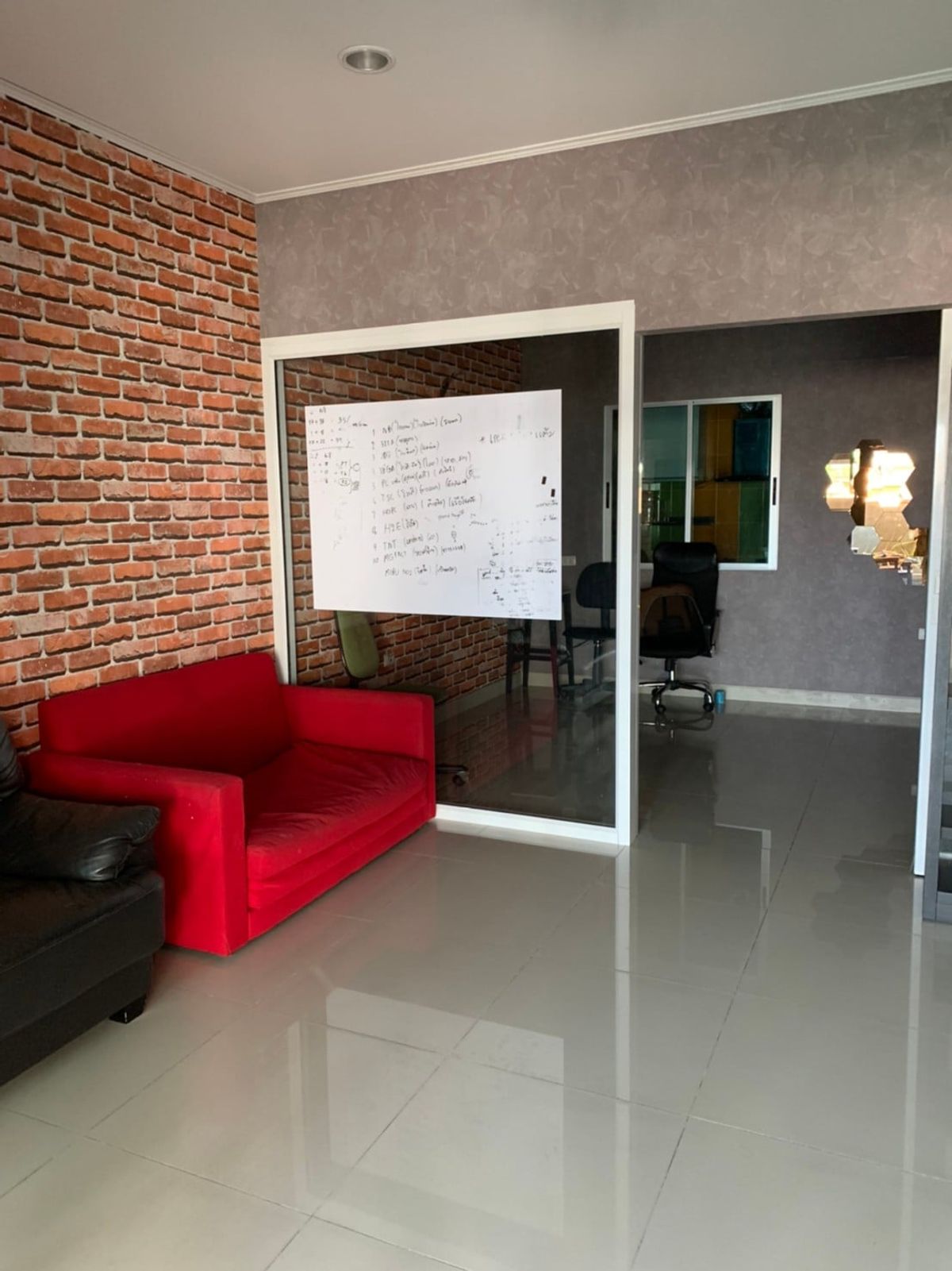 ให้เช่าทาวน์โฮมพระราม 5 ราชพฤกษ์ บางกรวย : ให้เช่าทาวน์โฮม เทมโปทาวน์ รัตนาธิเบศร์ ใกล้ MRT บางรักน้อย-ท่าอิฐ เพียง 2 นาที