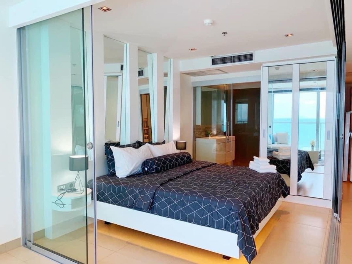 ขายคอนโดพัทยา บางแสน ชลบุรี สัตหีบ : 🔥 Hot Deal! Sands Condo Pratumnak Pattaya– High Floor Sea View – 1BR, FQ