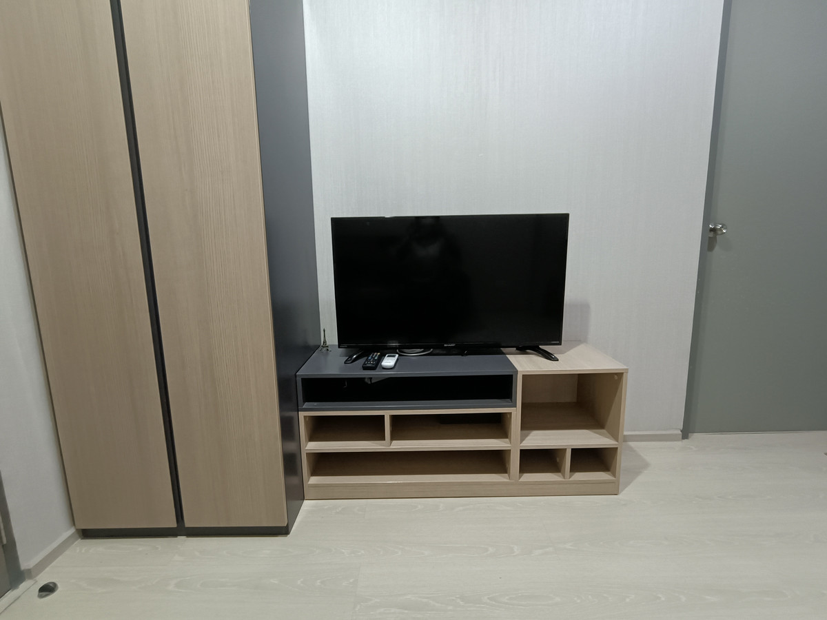 For RentCondoSamut Prakan,Samrong : Rent IDO, Sukhumvit 115, complete pool view, ready for 8000. Urgent booking !!!