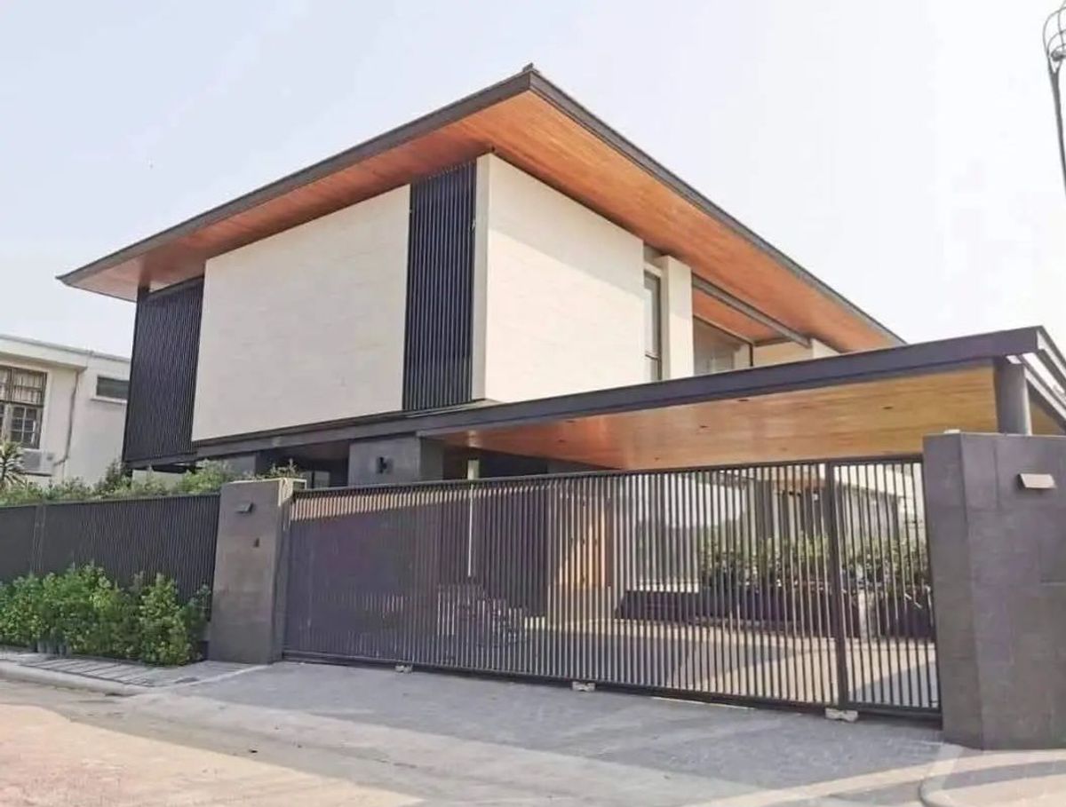 บ้านบางนา แบริ่ง ลาซาล : ขาย/ให้เช่าบ้านเดี่ยว หมู่บ้านเอเวอร์กรีน บางนา กม.5  5ห้องนอน 6ห้องน้ำ