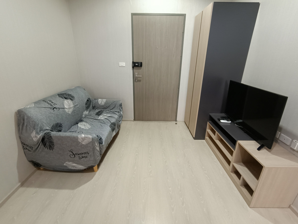 For RentCondoSamut Prakan,Samrong : Rent IDO, Sukhumvit 115, complete pool view, ready for 8000. Urgent booking !!!