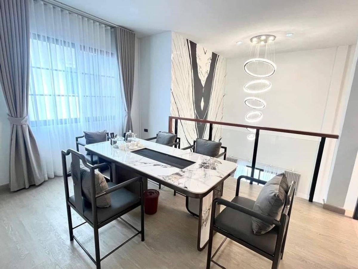 For RentTownhomeLadprao, Central Ladprao : Luxurious house for rent in Huai Khwang area Suitable for business people Baan Busara Camples, Wippawadee 20, Intersection 18 Chatuchak (N.1468)